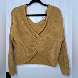 NWOT JESSICA SIMPSON SWEATER . Size S. BRONZE CARAMEL COLOR Never worn